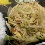 Oboko Hanten - ｻﾗﾀﾞと炒め物でｷｬﾍﾞﾂ定食？（笑）