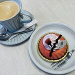 CAFE&DINING Bonheur - 桜のケーキ、カフェインレス珈琲