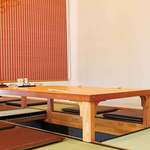 酒菜　治右衛門 - 少人数には小上がり席をご用意