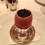 レストラン サレ・ポワヴレ - こだわり自然卵とフランス産黒トリュフの"ウッフ・アラ・コック・トリュフ"
