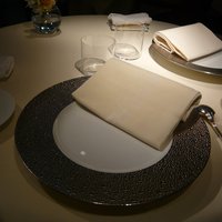 レストランひらまつ 広尾 - テーブルセッティング