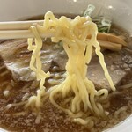 SUZUYA - 『ラーメン(普通盛)』の麺