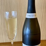 D'Êtraison - Trudon
                      Emblématis Champagne
                      フランス シャンパン産のスパークリング