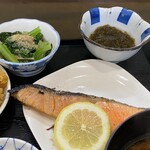 ささら - 小松菜おひたし 鮭塩焼き もずく