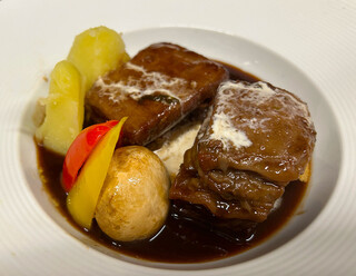 春告げ鳥 - 牛肉の赤ワイン煮込み