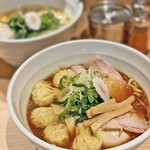 Kamihoshi Shouten - ワンタン生姜醤油ちぢれ麺+味玉
