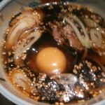 そば処港屋 - つけ汁生卵入り