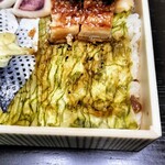 Ekibenya Matsuri - えび千両ちらし　ご飯の上にはおぼろ昆布