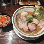 Chuuka Soba Yanagi - 特製柳と肉めし