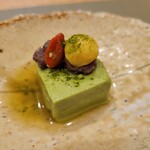 抹茶胡麻豆腐。