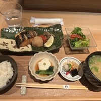 割烹ダイニング波里 - 