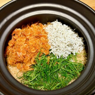 "Specialty rice" Sakura shrimp, whitebait, and hijiki rice