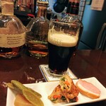 246209123 - GUINNESSの黒ビールにお通し