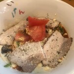 ラーメン イッケン - 脂身がない柔らかい豚チャーシューがたっぷり！チーズソースとトマトソースが旨い！