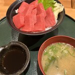 Magurono En Toki - 上マグロ丼（味噌汁付き）
                        1870円