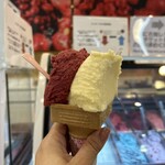 Gelato Firenze - ブルーベリーとゴールデンパイン