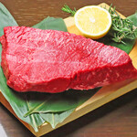 요네자와 소 허벅지 고기 붉은 스테이크