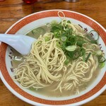 一九ラーメン  - 替玉 ネギも追加されとる