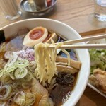 あずま食堂 - 麺アップ