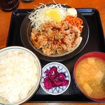 すず春食堂 - 料理写真:生姜焼き定食