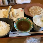 魚菜酒蔵 だいがく - 鶏天ぷら定食 1,000円