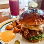 THE CORNER Hamburger & Saloon - 