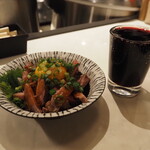 カレーショップ いなくら - ローストビーフのユッケ風 ＆ 赤ワイン