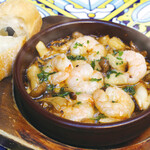 Shrimp and mushroom Ajillo