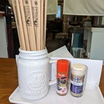 札幌ラーメン めんくら - テーブルまわり