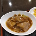 Matsunoki - 脂が少ない部位の角煮。豆腐かと思ったら全部肉でした