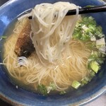 三輪山本 売店 - 鰊にゅうめん（麺リフト）