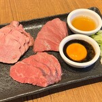 Assorted beef sashimi