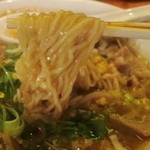 アジアンバール - 酸辣湯麺（スーラータンメン)麺の持ち上げ☆