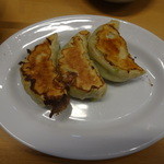 餃子（３ケ）（２４０円）
