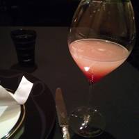 ガストロノミー ジョエル・ロブション - ピーチベースのノンアルコールカクテル