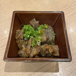 梅乃宿温酒場 - 旨辛牛すじの煮込み。大阪らしい味！