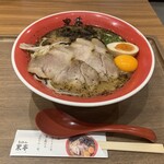 Kumamoto Ramen Kokutei - 卵入りラーメン