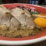 熊本ラーメン 黒亭 - 卵入りラーメン