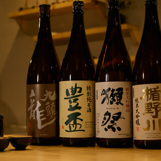 料理を引き立てるドリンク。多彩な【日本酒】や厳選【ワイン】