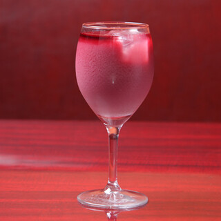 We also have a wide selection of all-you-can-drink drinks, including the popular "Lassi Wine" among women.