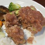 キッチン ブルー グローブ - テリーヌをカット