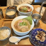 おダシと銀しゃり 中華そば 雲雀 - 貝ダシ汐そば まぶし唐揚げセット(1310円)