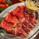 路地裏焼肉 マックスザホルモン - 