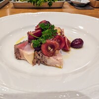 La Stalla - こんなに美しいブリがあるんかと思うくらい特級の旨さ。