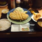 とんかつ よしだ - 三右衛門リブロース定食にメンチカツトッピング