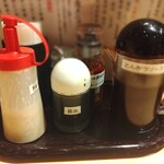 とんかつ よしだ - 調味料