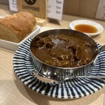 モツの朝立ち - 牛タンフランス煮込　バケット付き　旨し！