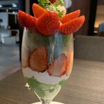 茶寮翠泉 - 贅沢いちごの抹茶プリンパフェ1,980円