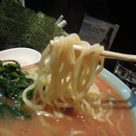 いずみ家 - 麺を啜る