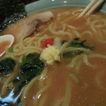 いずみ家 - 卓上調味料を投入し啜る